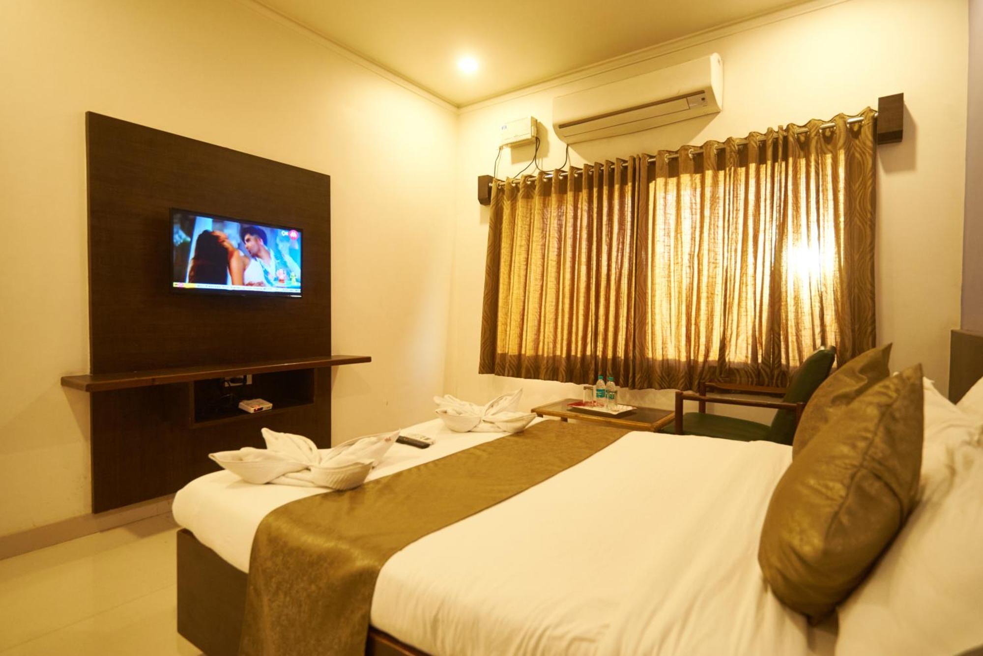 Hotel Pride Inn Shirdi Exterior photo