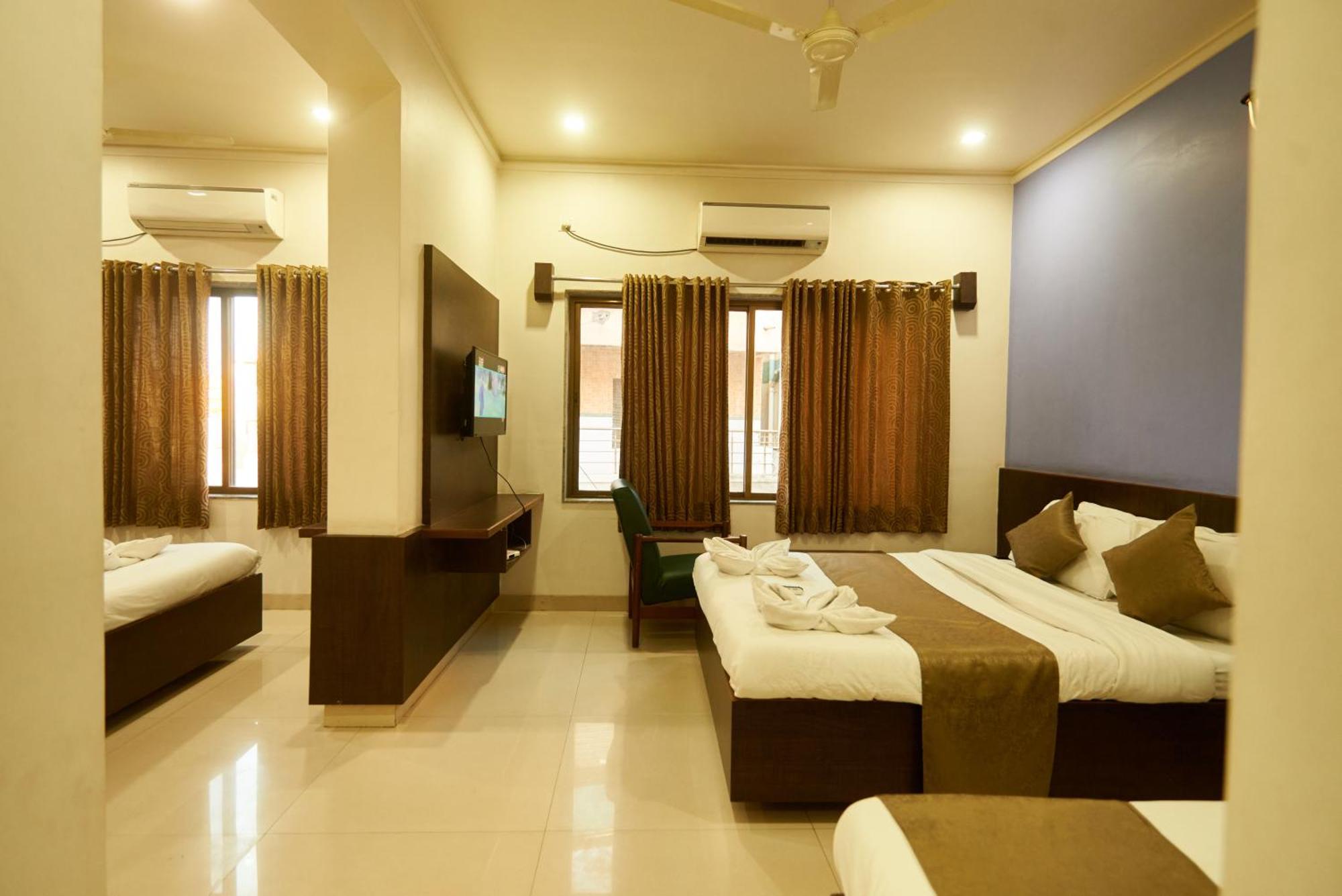 Hotel Pride Inn Shirdi Exterior photo