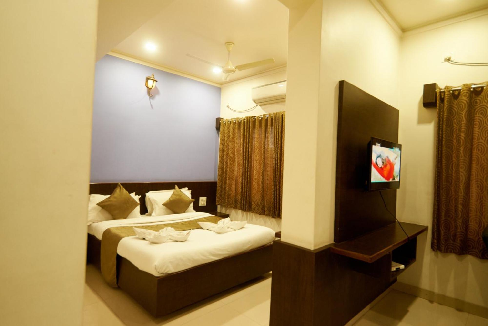 Hotel Pride Inn Shirdi Exterior photo