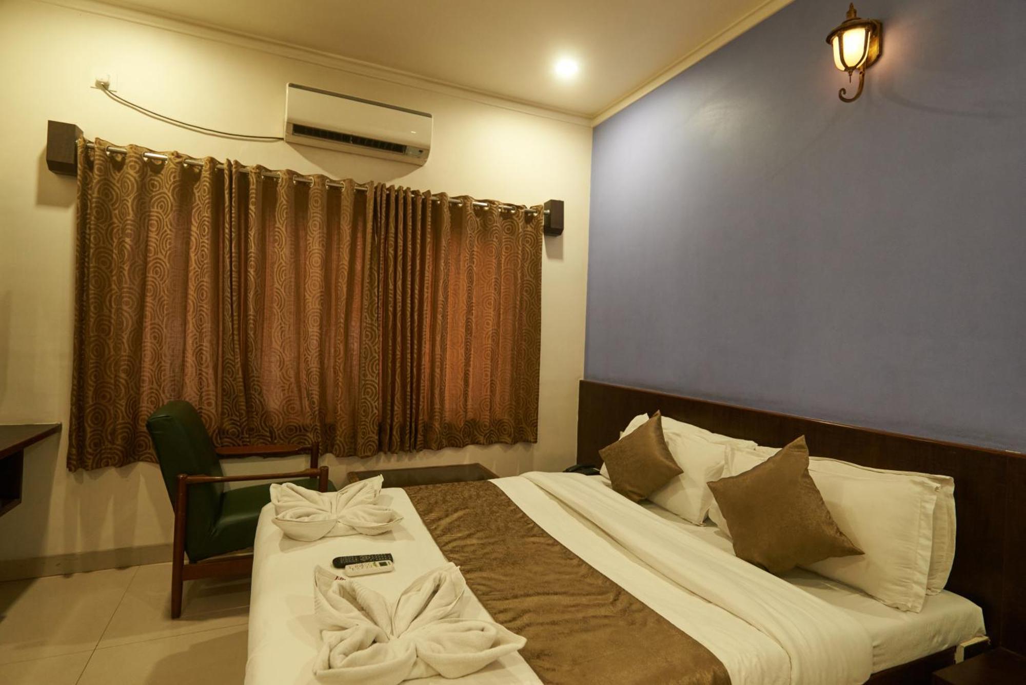 Hotel Pride Inn Shirdi Exterior photo